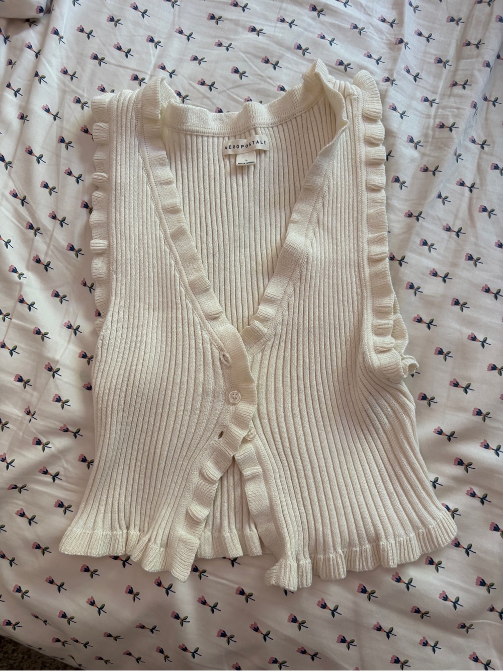 Aeropostale Cream Ribbed Ruffle-Trim Buttoned Sleeveless Cardigan